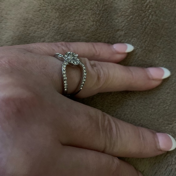 925 sterling silver white sapphire Fashion Ring - Picture 2 of 6